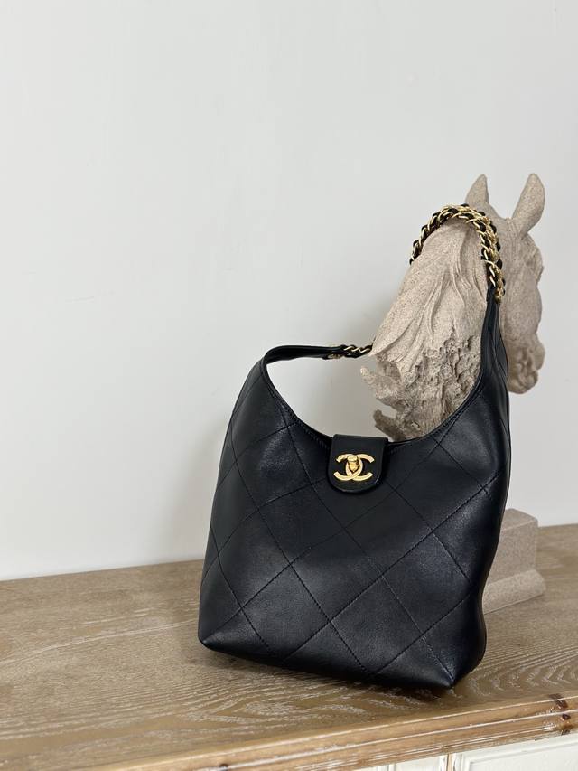 Shipped Ohanel25p imported sheepskin, imported cashmere lining. The Hono bag fr