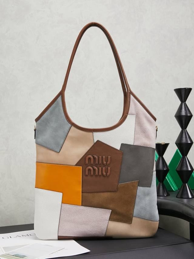 5Bg231, Miu's new Isetan limited edition tote bag, handcrafted with various leat