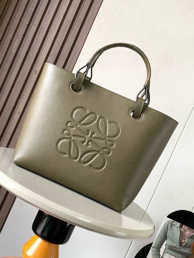 Original Leather Medium-Sized Calfskin Anagram Tote Handbag with Linen Patchwork