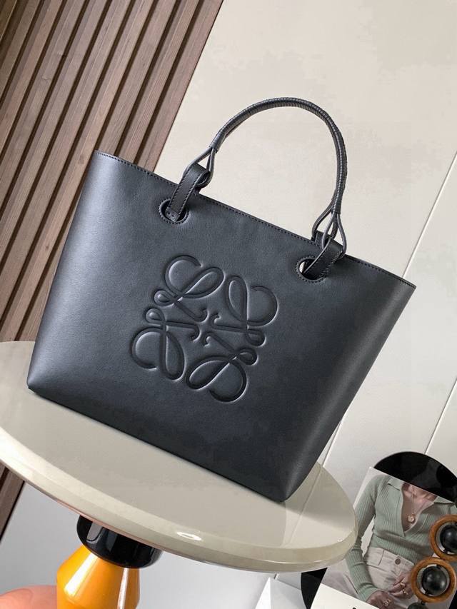 Original Leather Medium Calfskin Anagram Tote Handbag with Linen Patchwork. Feat