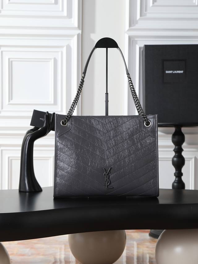 Grey Silver Buckle Niki Shopping Bag_ Made of Italian imported wrinkled oil-waxe