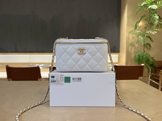 Ap6600 Chanel long box bag with spherical pattern. The long design has a very la