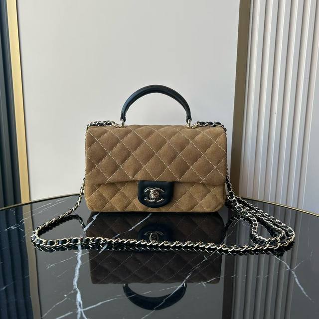 Exclusive release! 25Ss deerskin texture with light gold hardware! Sophisticated