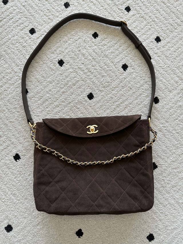 Brand: Chanel Model: As5886 Description: Original quality, a classic piece, at