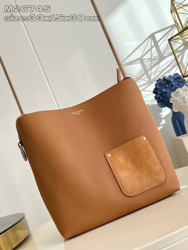 Original Leather Exclusive Real Shot M26745 Brown Verso Hobo Handbag. This bag f