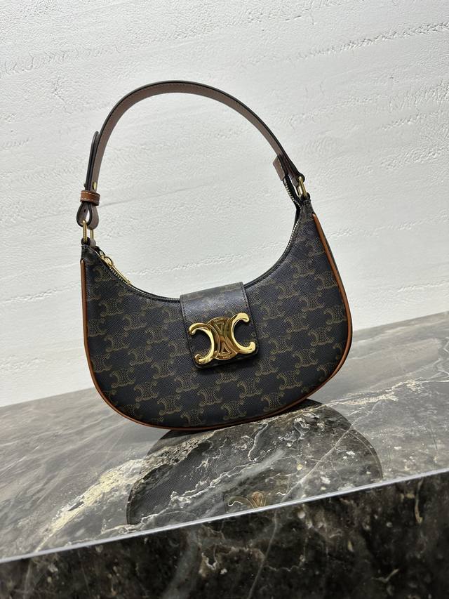 Authentic Grade Dual-Brand Handbag with All-Steel Hardware, Lisa's Latest Style,