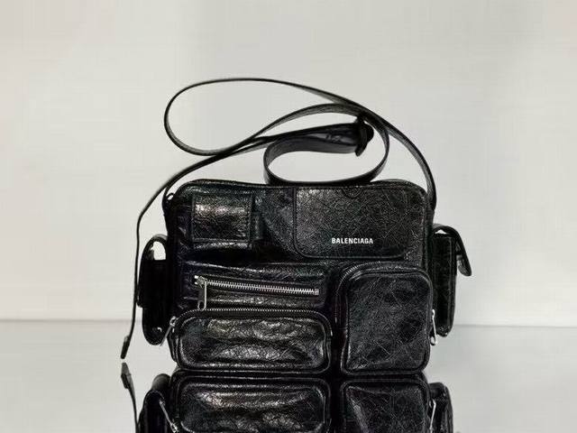 Authentic Fashion Darling is Here! Balenciaga 2025 Spring/Summer New Camera Bag