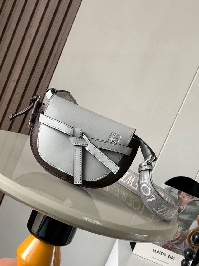 Original Leather Popular Mini 21cm New Letter Wide Shoulder Strap Saddle Bag Gat