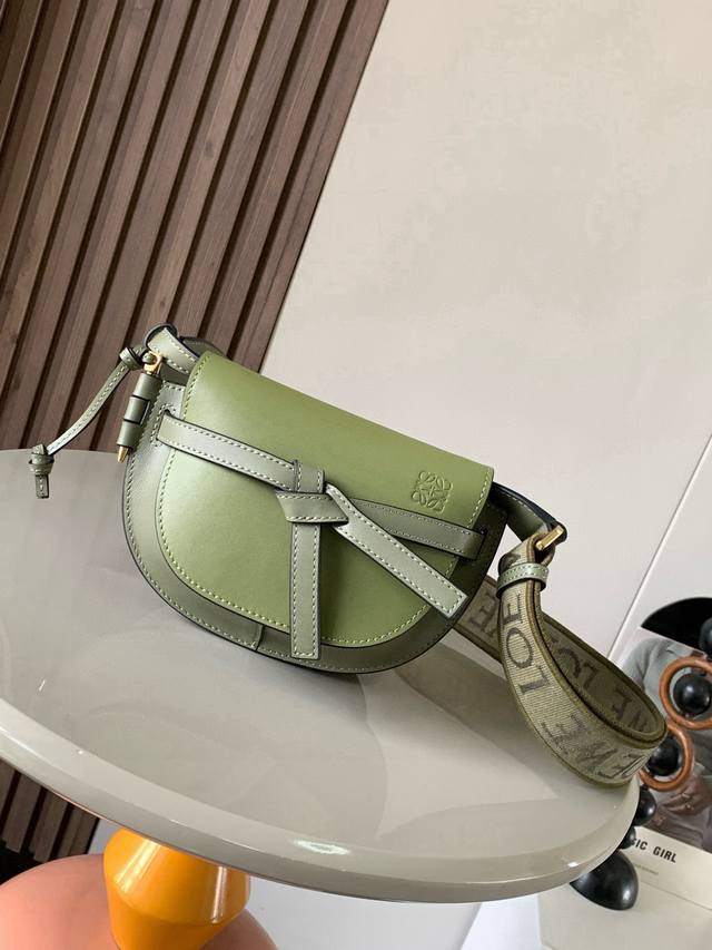 Original Leather Popular Mini 21cm New Letter Wide Shoulder Strap Saddle Bag Gat