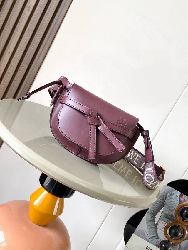 Original Leather Popular Mini 21cm New Letter Wide Shoulder Strap Saddle Bag Gat