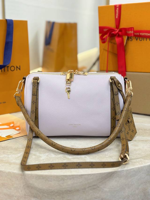 Express Small Handbag M27275 Purple This Express Small handbag features an elega