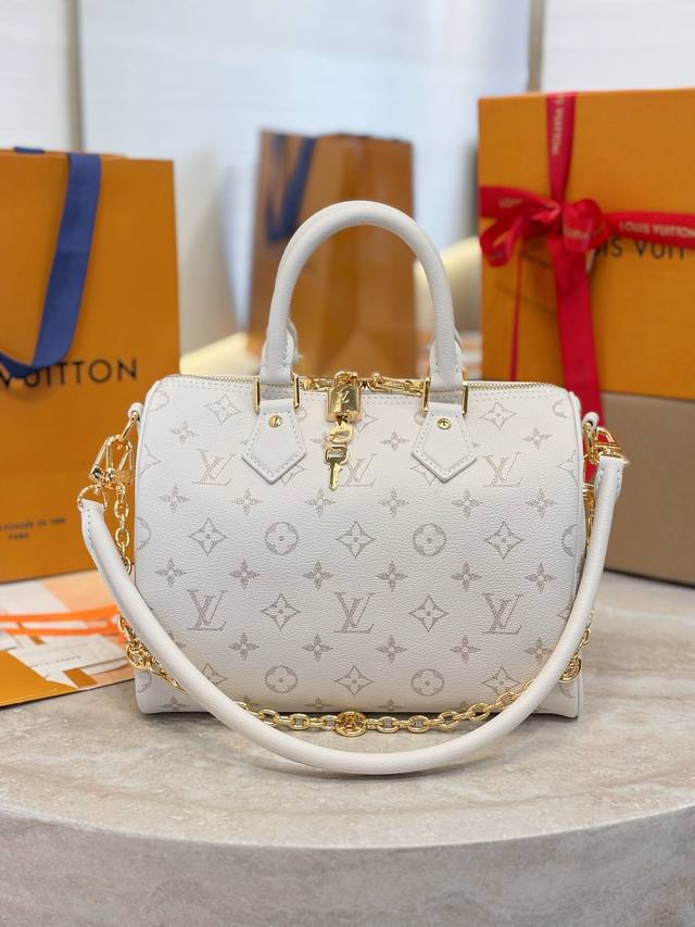 M26690 White This Speedy Bandouli