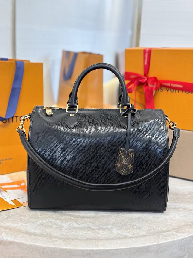 Speedy Soft 30cm Handbag M25671 Black Epi Leather This latest version in the 30c