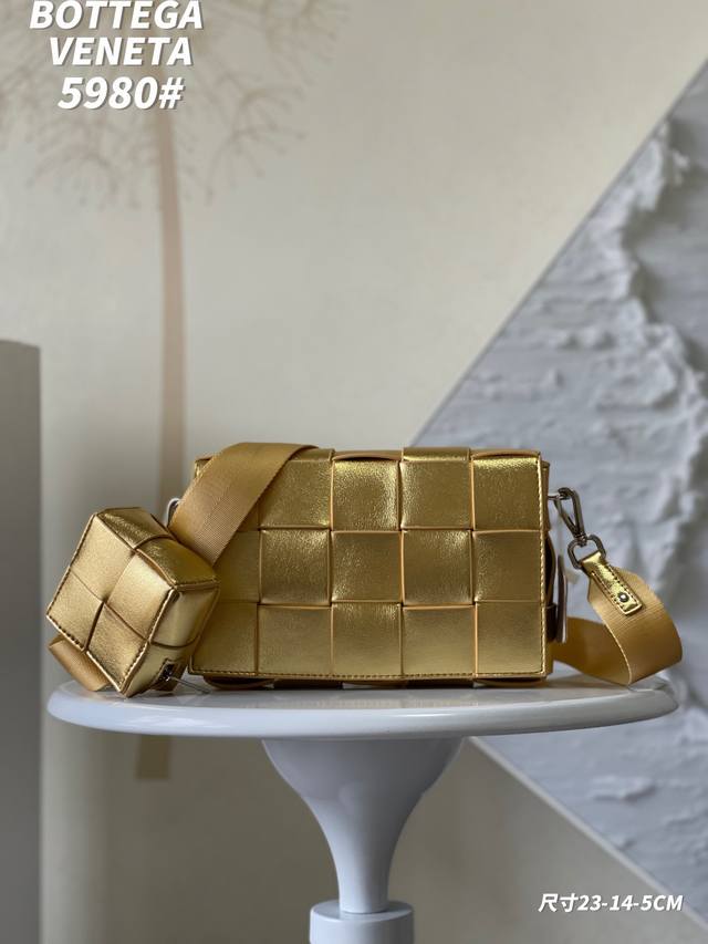 Factory Price. Top-quality original leather, top-grade original single with comp