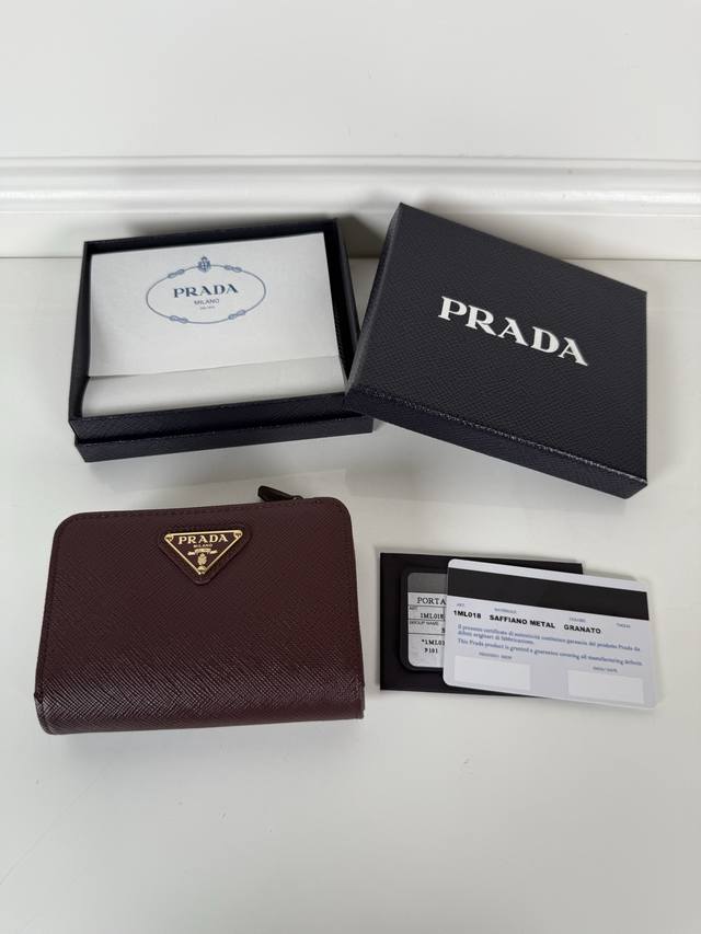 p Women's Cross-Pattern Short Wallet, Model 1Ml018, features a snap closure, 9 c