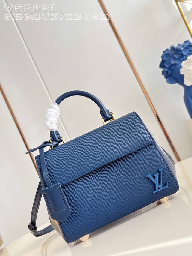 Factory Price p Top-tier original M58931 Dark Blue Cluny Mini Handbag. This mode