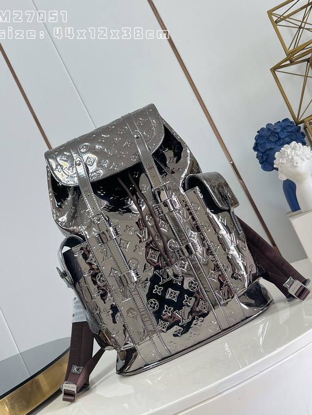 Factory Price p Top-Tier Original M27051 This Christopher medium backpack featur