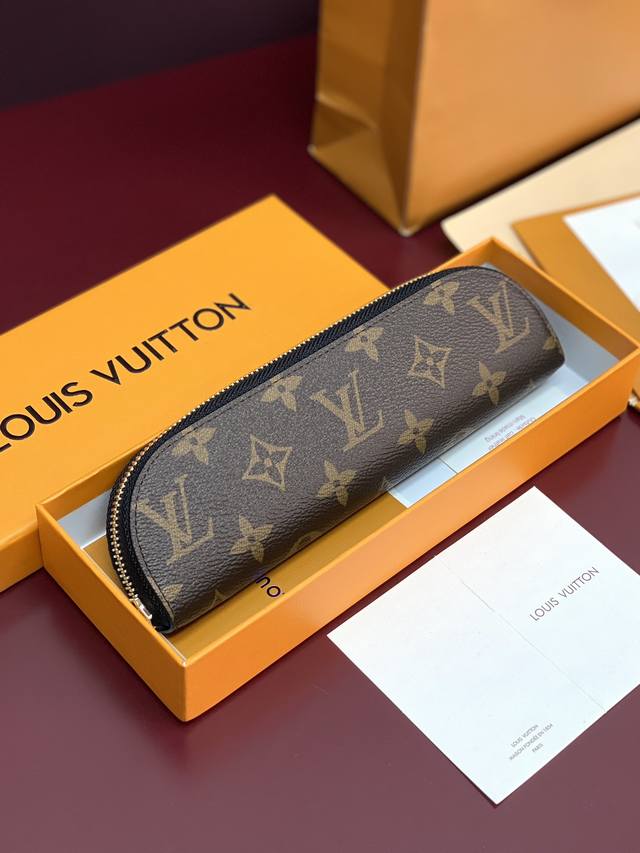 Factory Price p Gi1477 Monogram Black! Charlotte Chip Edition Pencil Case. This