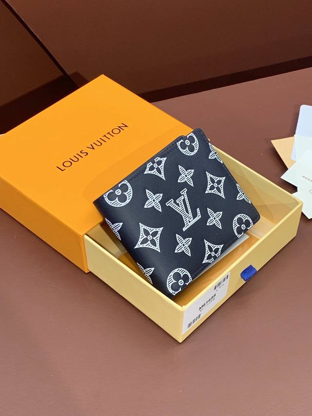 Factory Price p M61695 Elegant Blue! Made of top-grain cowhide! This Multiple wa