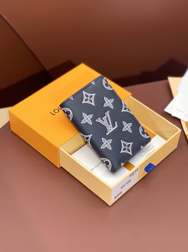 Factory Price p M61696 Elegant Blue! Made of top-grain cowhide! This piece refre