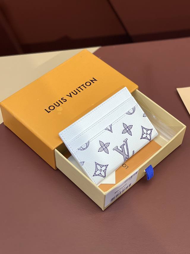 Factory Price p M83699 Elegant White! Made of top-grain cowhide, this card holde