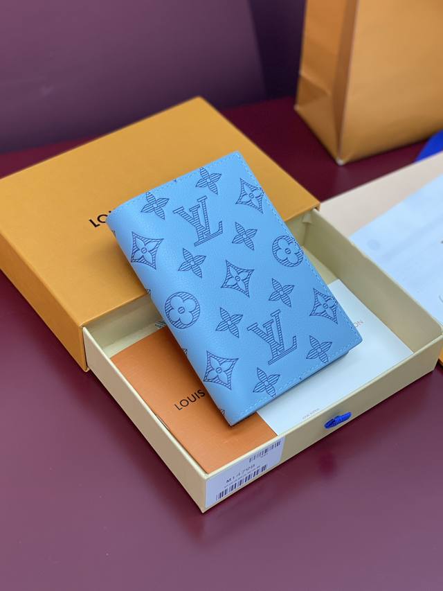 Factory Price p M14798 New Embossed Ice Blue! Passport Cover. This passport cove