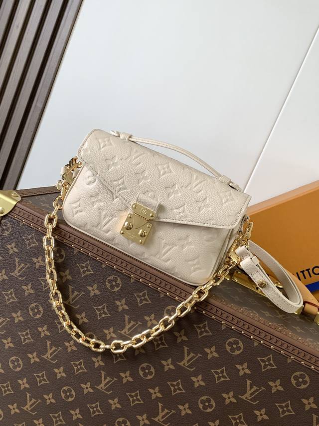 Factory Price p Variable Code Chip, Custom Top Layer Cowhide M14322 Milk Aprico