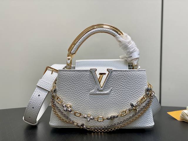 Original Quality M26345 White Metal Wristband Full Leather Capcucines Sac Capuci