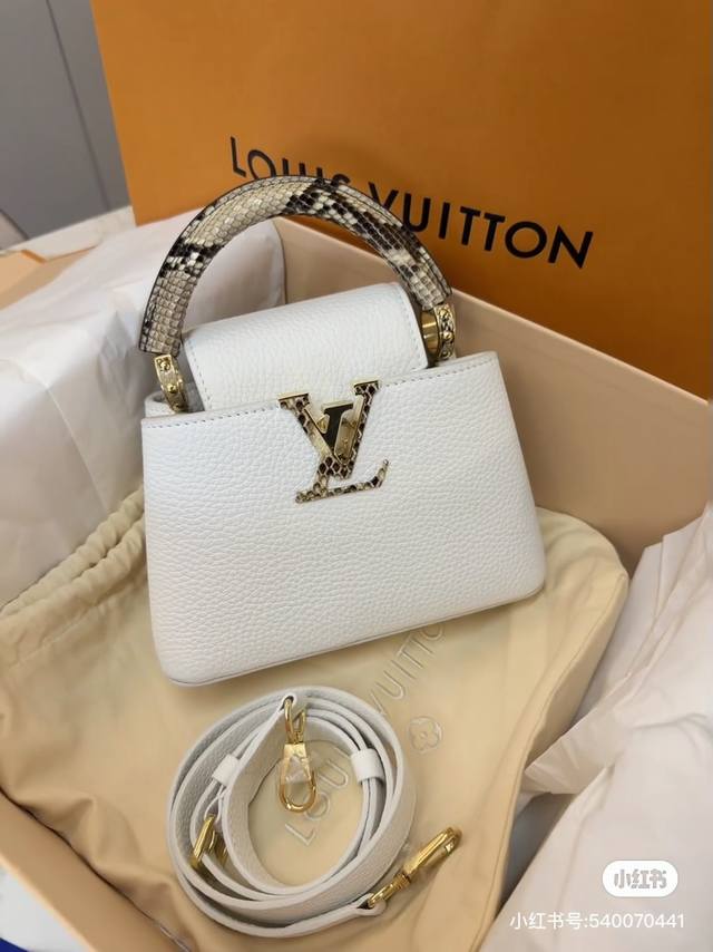 M85515 White snakeskin authentic picture Full leather Capucines mini handbag (Na
