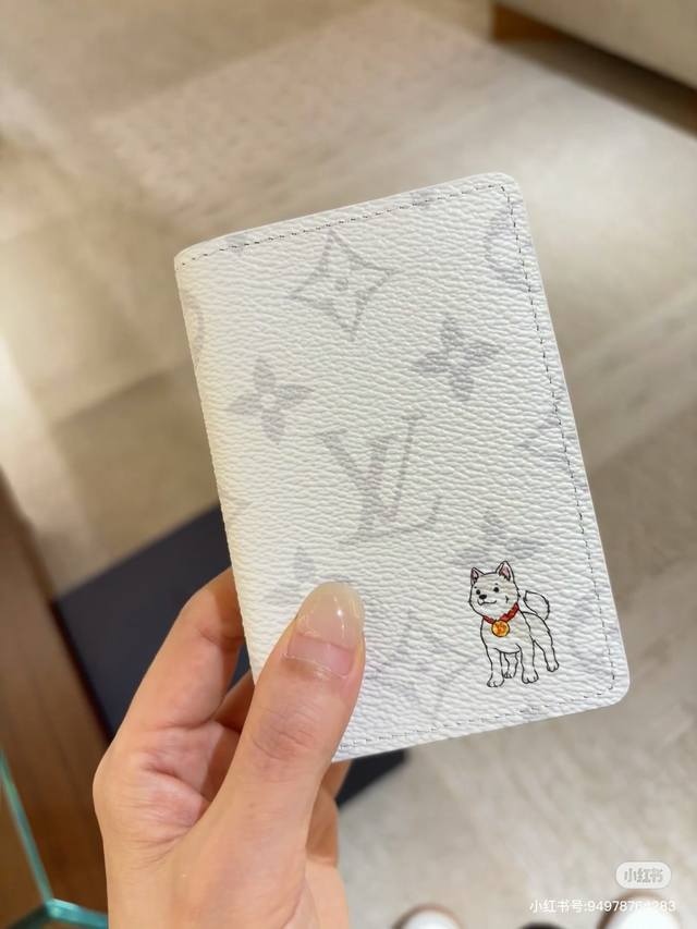 M27081 White Authentic Product Image Puppy Series Card Holder Wallet Pocket Coin