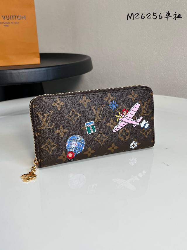 Top-tier original single item M26256 Christmas edition Zippy zipper wallet. This