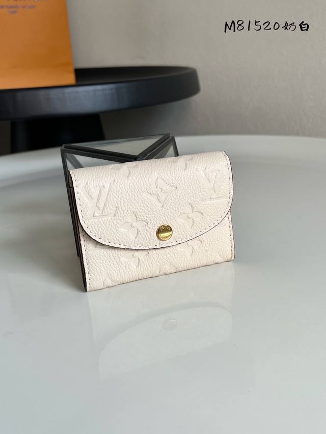 Chip Version M81520 New Off-White Women's Coin Purse/Card Holder. Small and exq