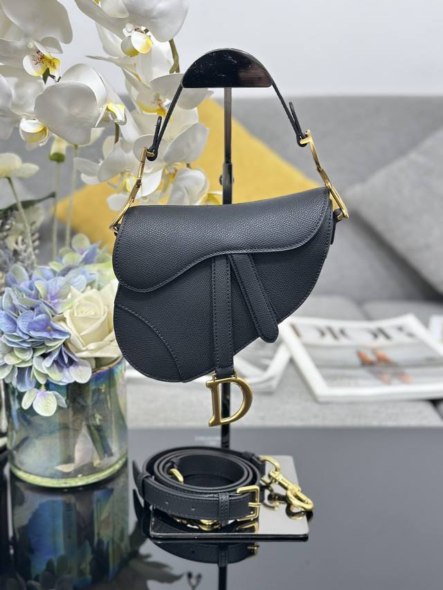 Small Saddle Bag with Palm Print and Complete Shoulder Strap Set, More Stylish a