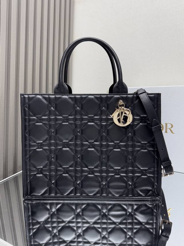 Book Tote Handbag (Model: M1324) Presented by Maria Grazia Chiuri, the Book Tote