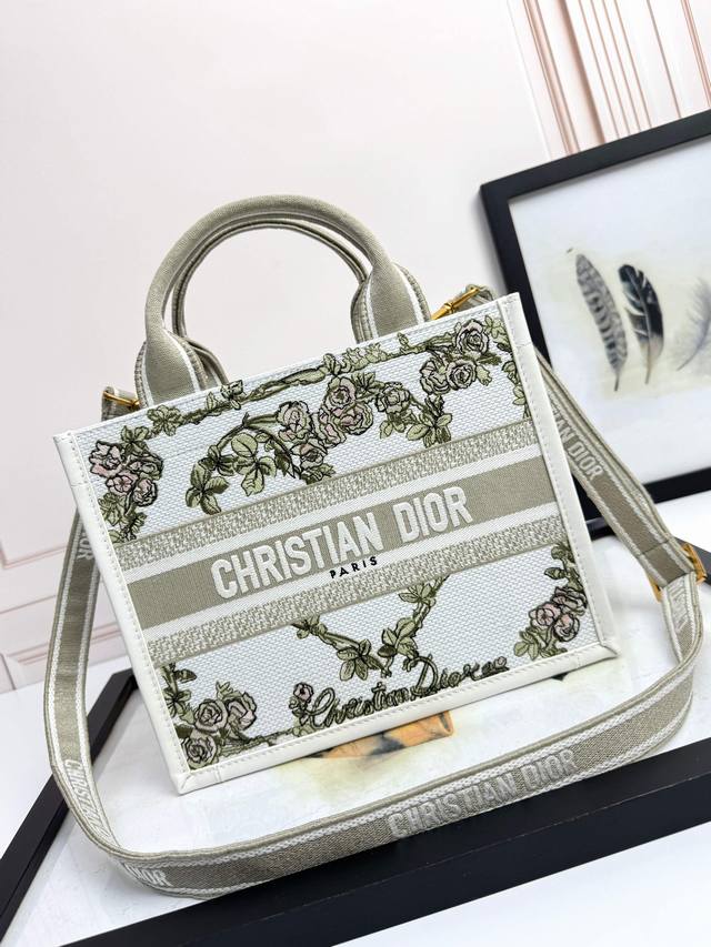 Embroidered Calfskin Leather Grape Blossom Small Size Top-tier Imported Fabric H