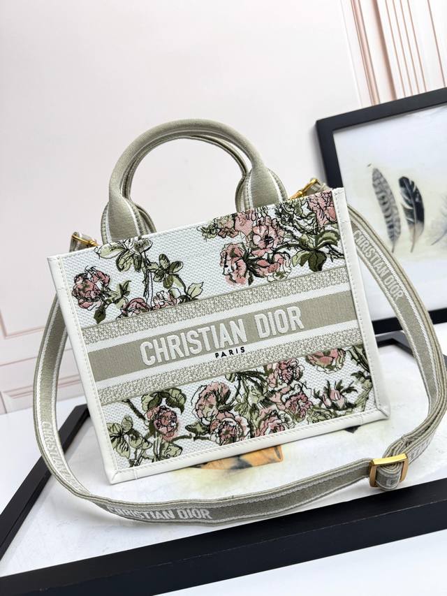 Embroidered Calfskin Leather Green Rose Small Size Top-tier Imported Fabric High