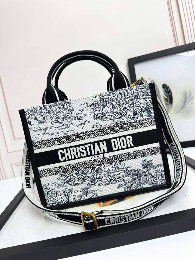 Embroidered Calfskin Leather Mountain View Small Size Top-tier Imported Fabric