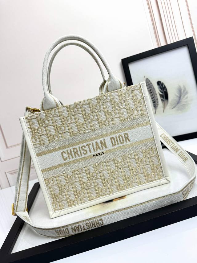 Embroidered Calfskin Leather Gold Thread Small Size Top-Tier Imported Fabric Hig