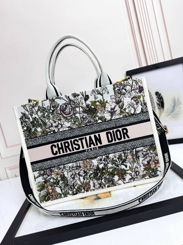 Embroidered Calfskin Leather Purple Lotus Medium Size Top-tier Imported Fabric H