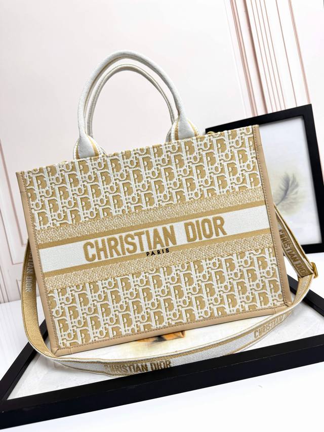 Embroidered Calfskin Leather Apricot Trim Medium Size Top-tier Imported Fabric H