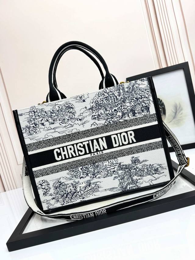 Embroidered Cow Leather Mountain View Medium Size ( ) Top-tier Imported Fabric (