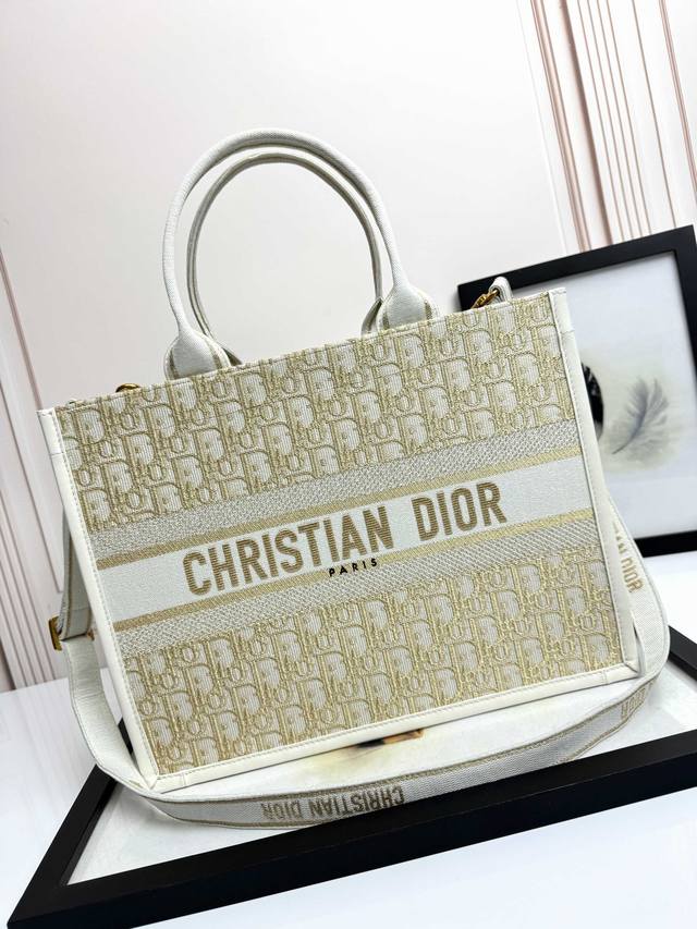 Embroidered Calfskin Leather Gold Thread Medium Size Top-Tier Imported Fabric Hi