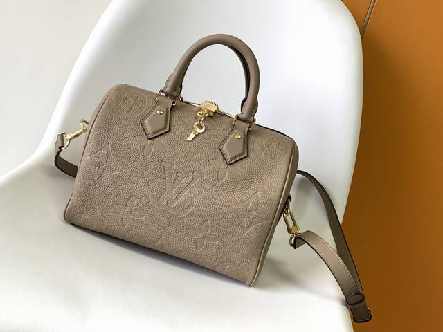 Dynamic Chip M59273 Apricot M58951 Black The Speedy Bandouli