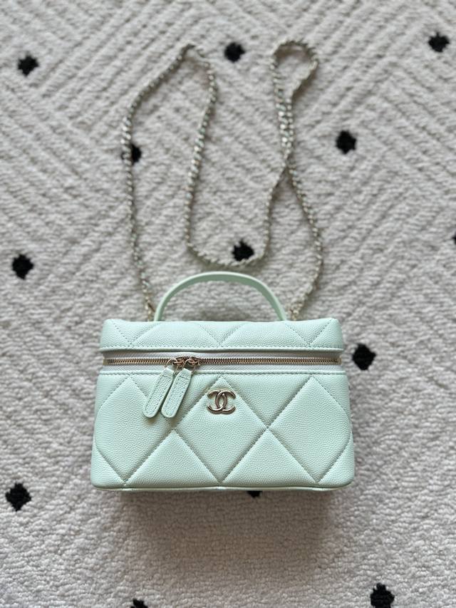 Brand: Chanel Model: A Description: Original quality, a classic piece, at the f