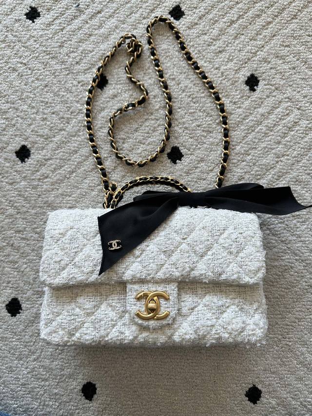 Brand: Chanel Model: As5702 Description: Original quality, a classic piece, at