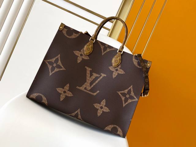 M46823 Top-tier original single-piece dynamic sizing Onthego Voyage tote bag fea