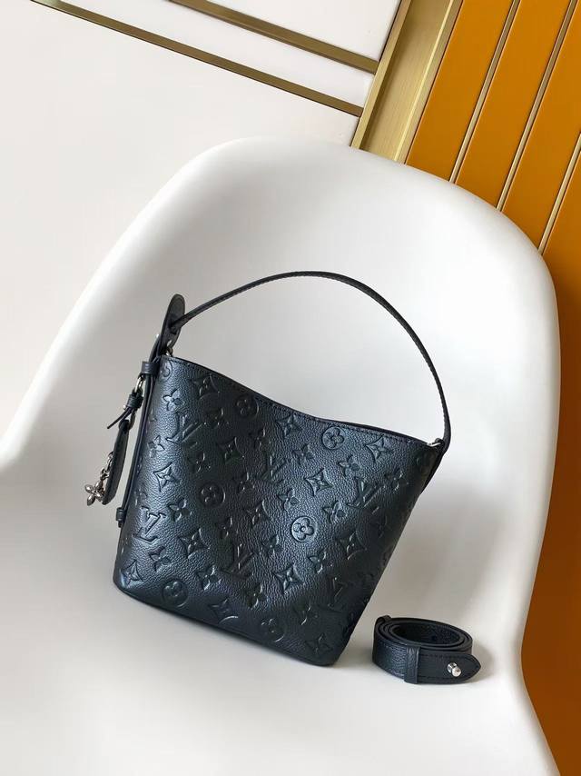 Haiyuan Outer Portfolio Individual Real-Home Shot Dynamic Chip M26430 Pearl Blue