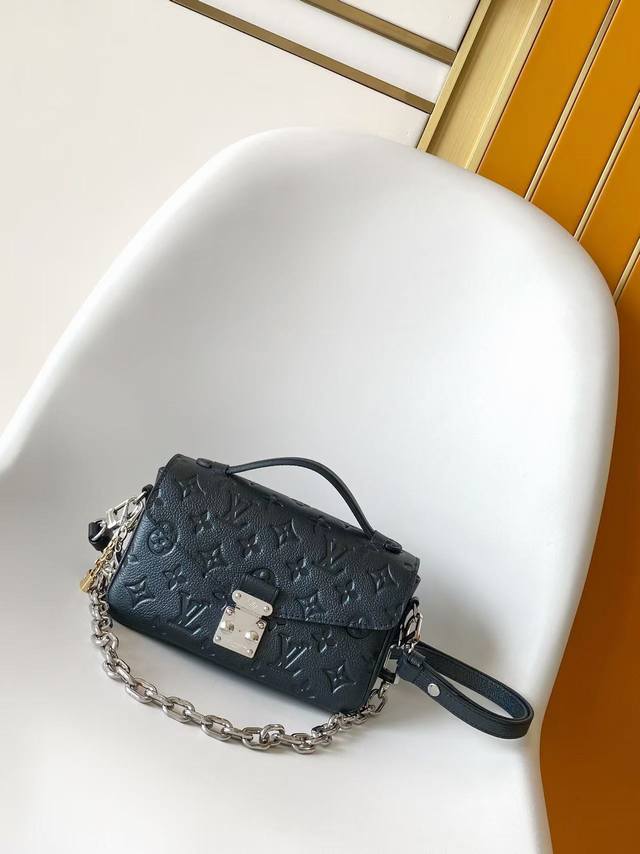 210C01M25910 Grey-Green M14322 Light Grey M11998 Gunmetal M47045 Pink M23940 Pur