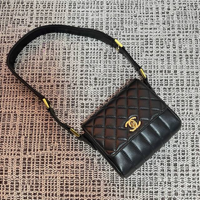 Chanel Vintage Mini Shoulder Bag Size: 14X5X12Cm