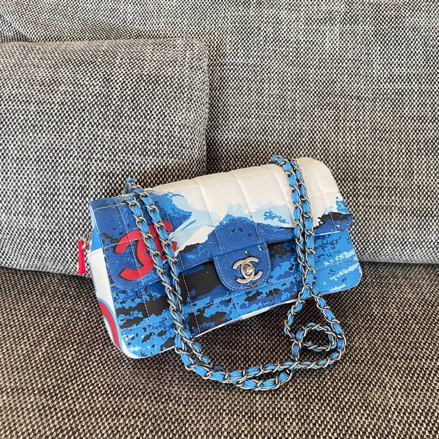 Chanel Vintage Wave Bag ( ) Size: 25X15Cm ( ) ( )